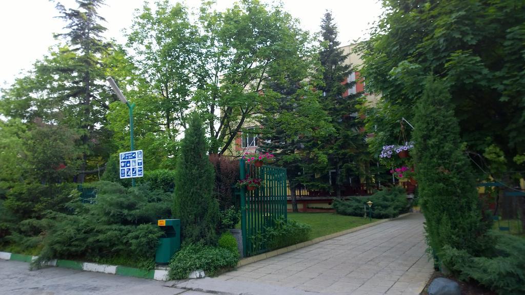 Family Hotel Familya Ruse Exterior foto